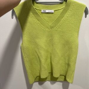 New Small Zara Women’s Sweater Vest in Bright Green